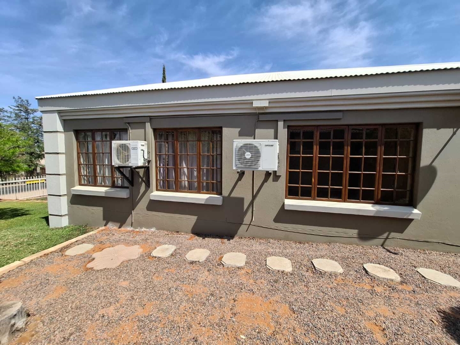 2 Bedroom Property for Sale in Keidebees Northern Cape